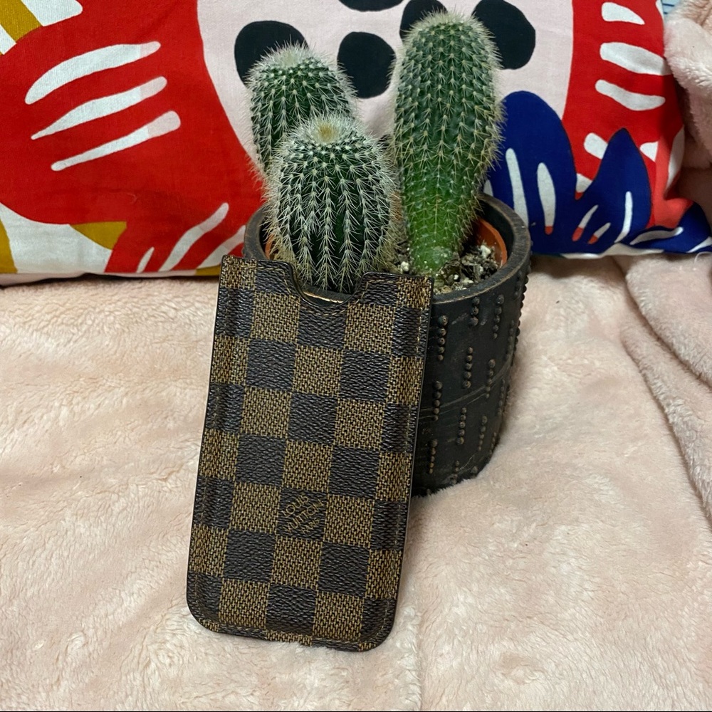 Louis Vuitton Cellphone Case/card holder/ Misc